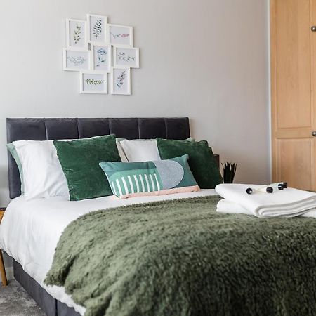 Lovely House In Welwyn With Garden And Off Road Parking Welwyn Garden City Luaran gambar