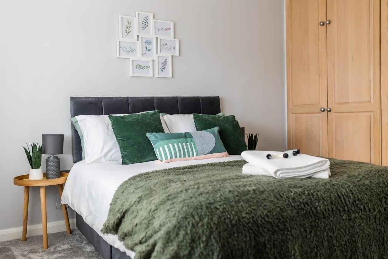 Lovely House In Welwyn With Garden And Off Road Parking Welwyn Garden City Luaran gambar